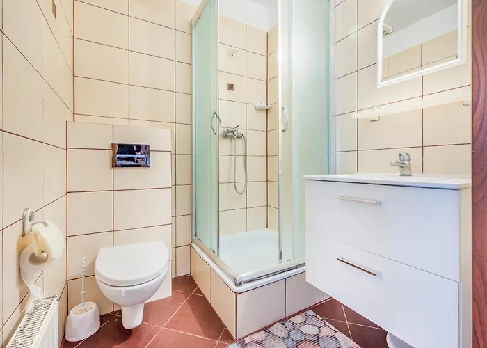 Ewa ホームステイ レバル