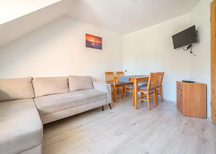 ホームステイ Ewa レバル