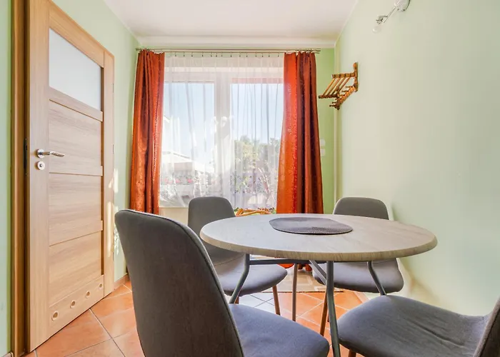 Ewa ホームステイ レバル