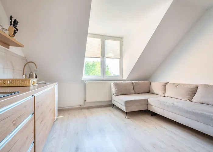 Ewa ホームステイ レバル